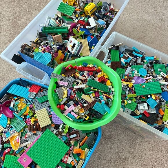 LEGO BY THE POUND! 1 LB OF OF PIECES. RANDOM SELECTION. FREE SHIPPING!! - Picture 1 of 10
